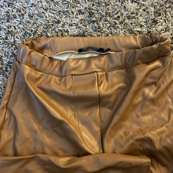 PRETTYLITTLETHING duo plus 1 bundle. - Picture 8 of 13